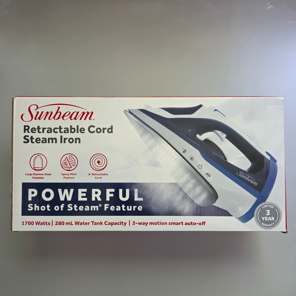 Sunbeam Retractable Cord Steam Iron 1700W Stainless Steel Soleplate Blue White